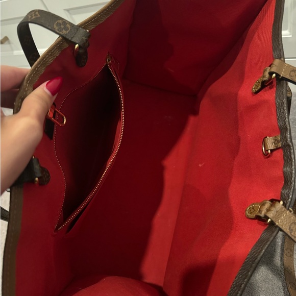 LOUIS VUITTON Reverse “On The Go” GM Tote - Picture 15 of 16